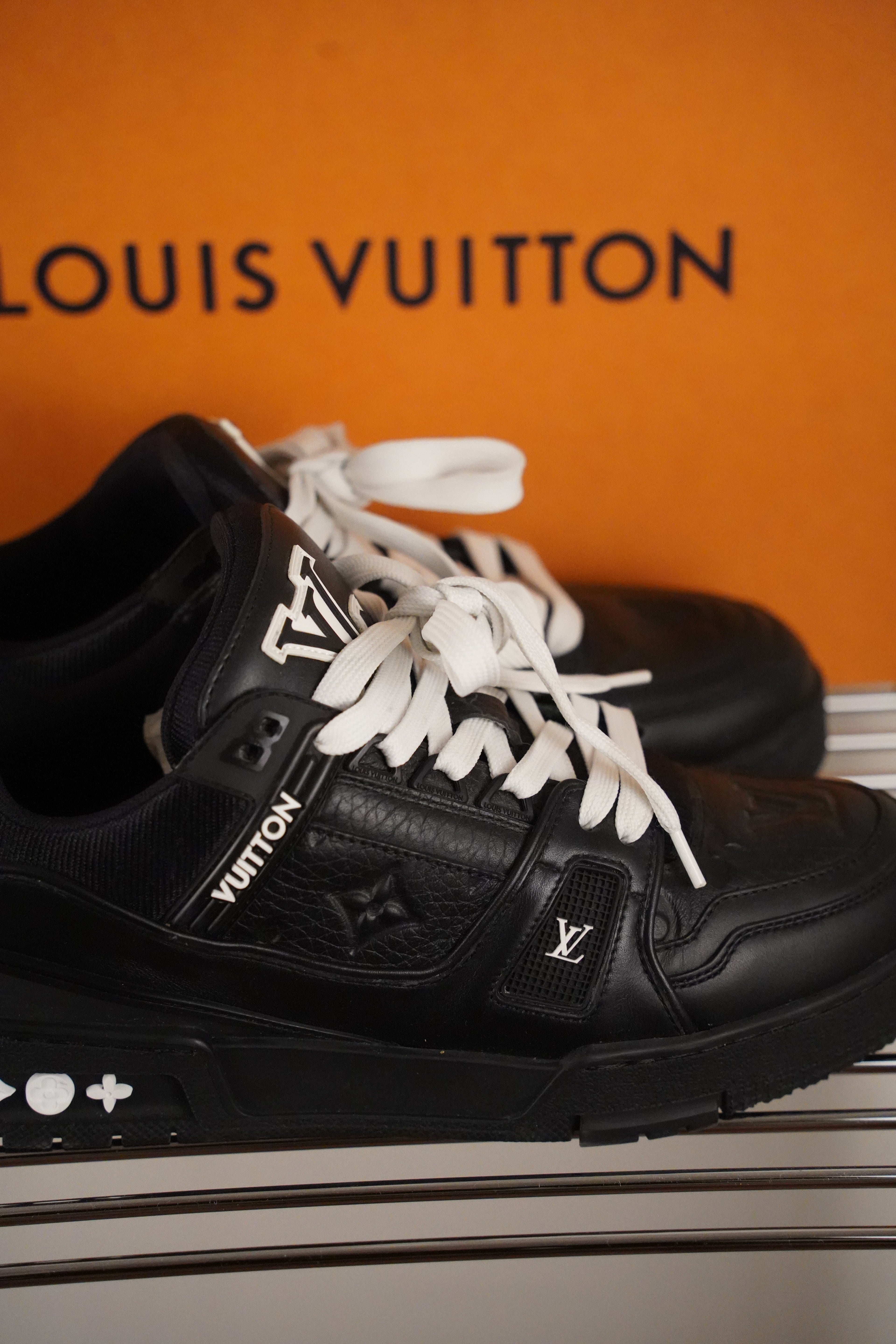 LV Trainer Sneaker | LOUIS VUITTON | schwarz| Gr. 4 38-38,5