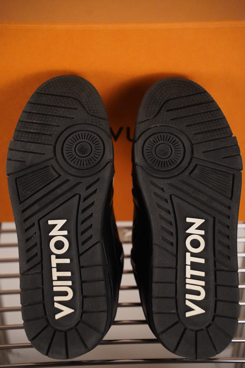 LV Trainer Sneaker | LOUIS VUITTON | schwarz| Gr. 4 38-38,5