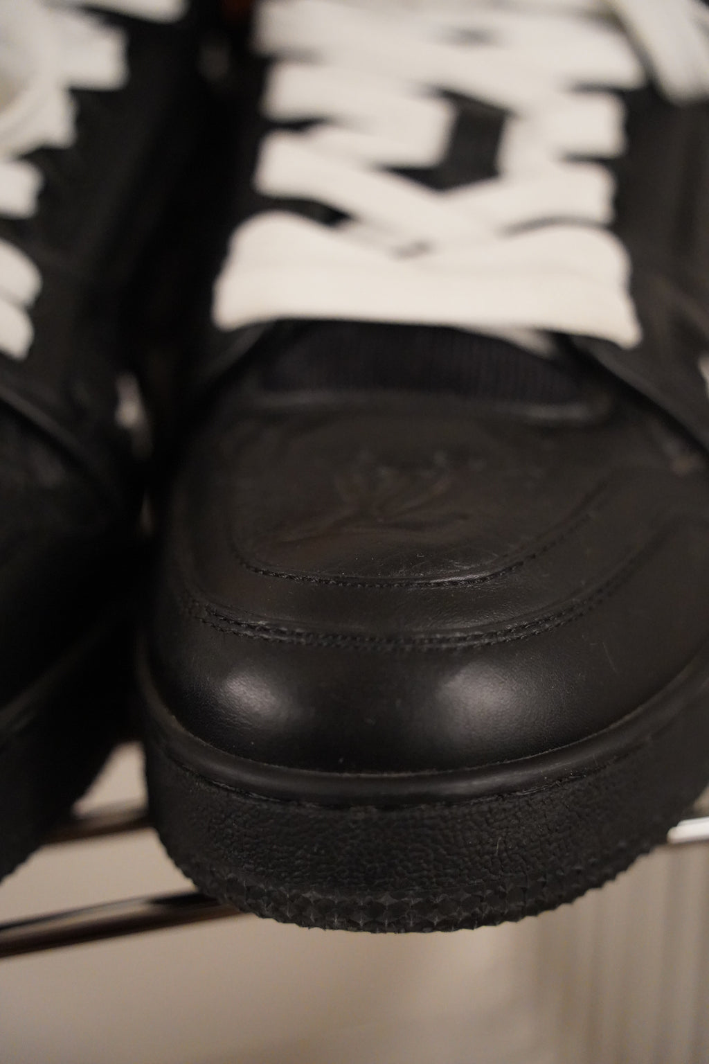 LV Trainer Sneaker | LOUIS VUITTON | schwarz| Gr. 4 38-38,5