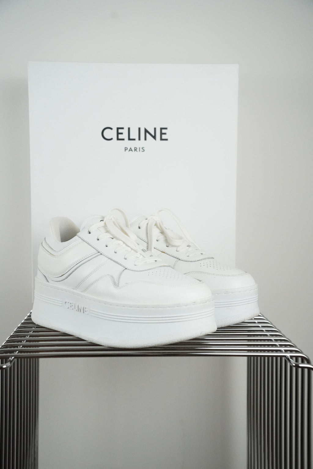 CELINE BLOCK SNEAKER MIT KEIL-AUSSENSOHLE AUS KALBSLEDER| weiß | Gr. 38