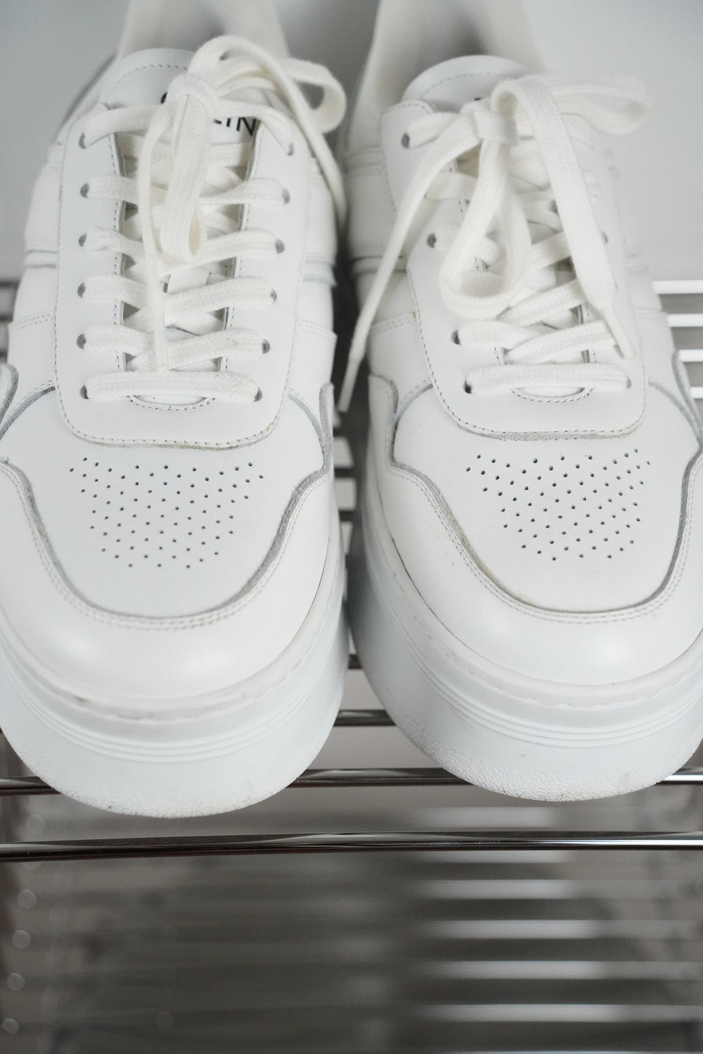 CELINE BLOCK SNEAKER MIT KEIL-AUSSENSOHLE AUS KALBSLEDER| weiß | Gr. 38