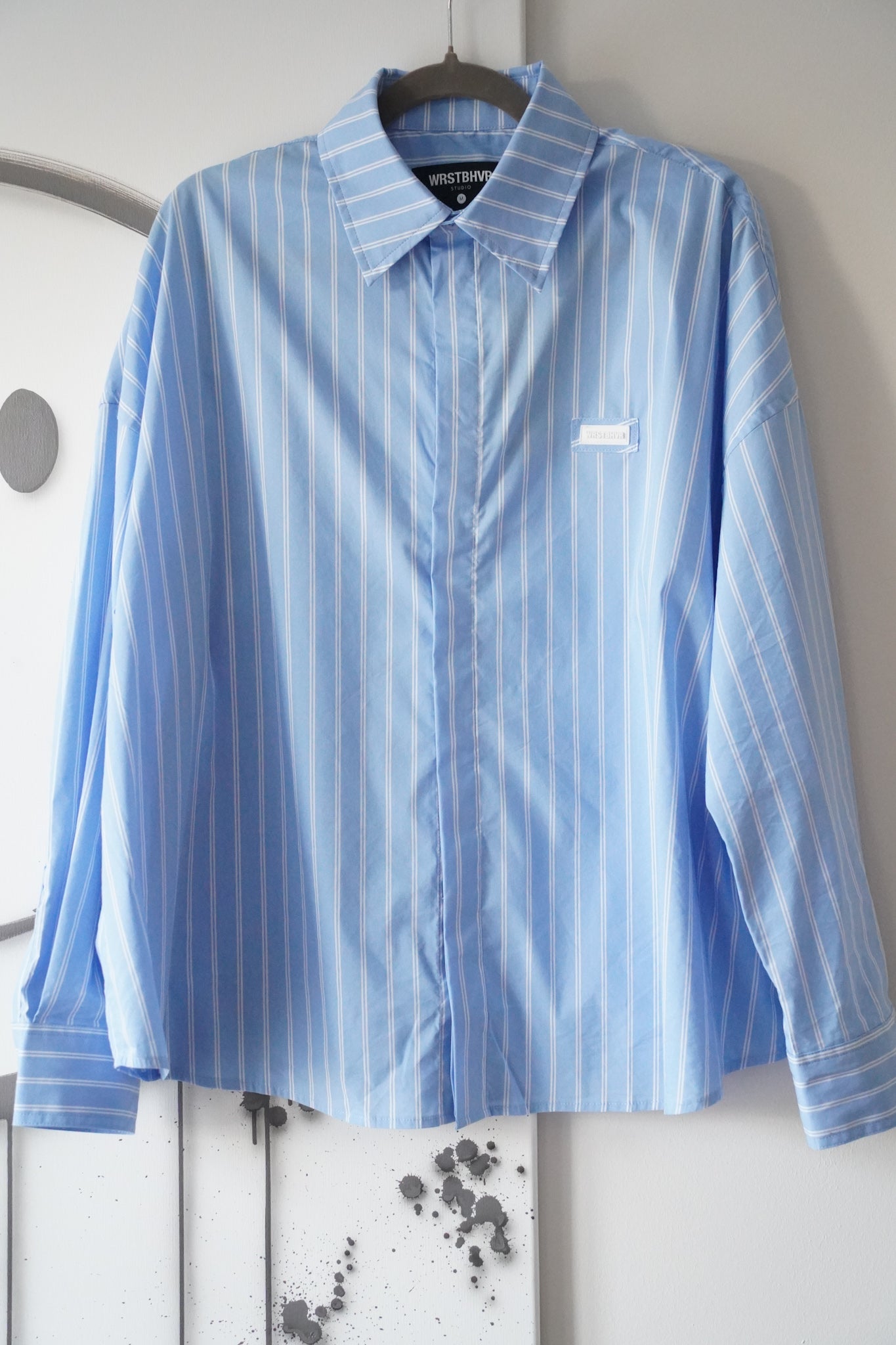 WRSTBHVR PRUE SHIRT | weiß-blau gestreift | Gr. M