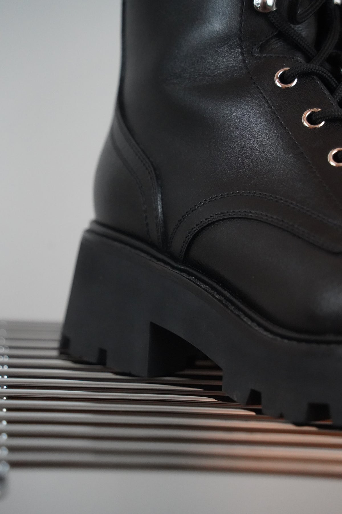 CELINE Bulky Laced-Up Boots | Gr. 38,5