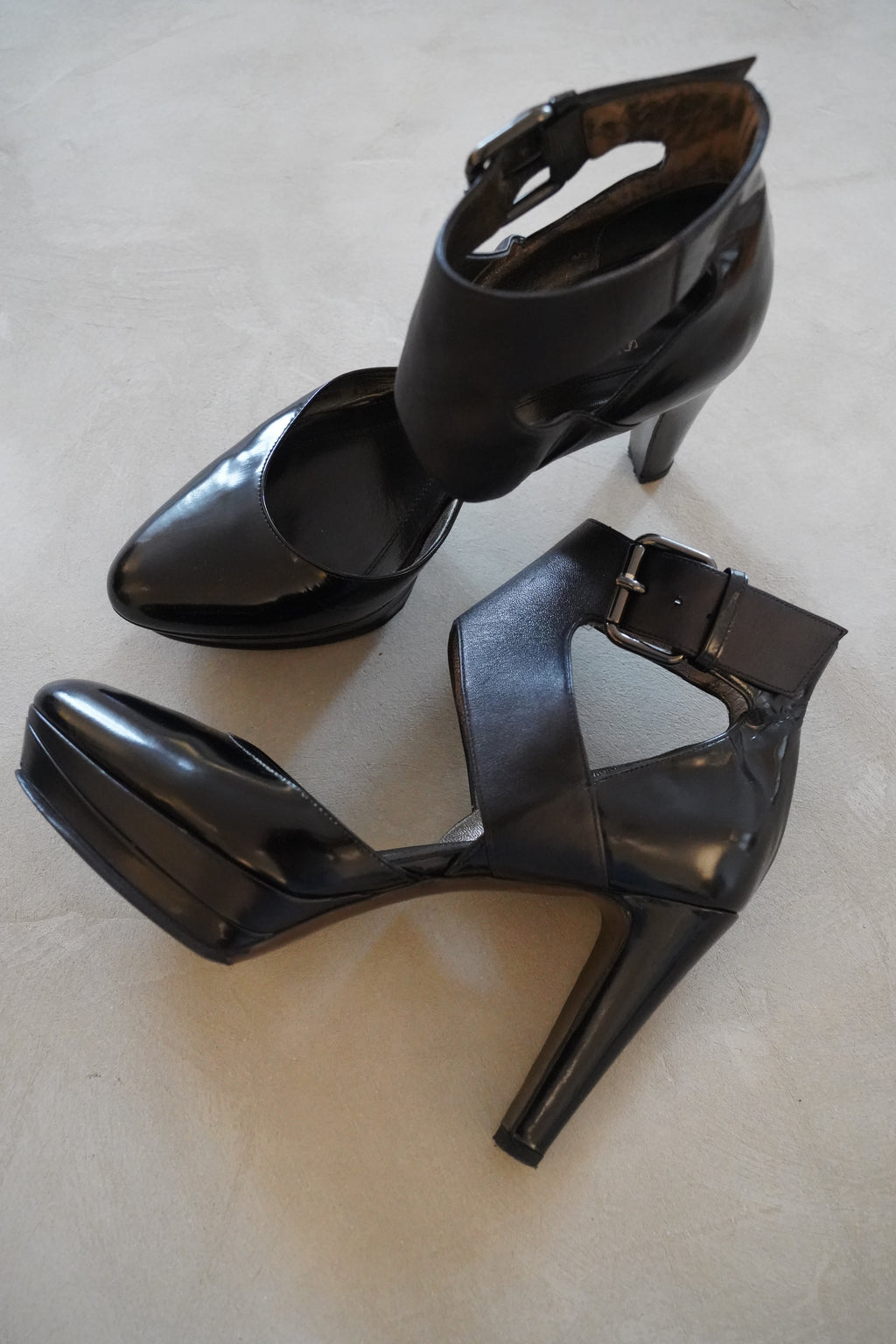Hugo Boss Plateau- Pumps mit Knöchelriemen | Gr. 39,5