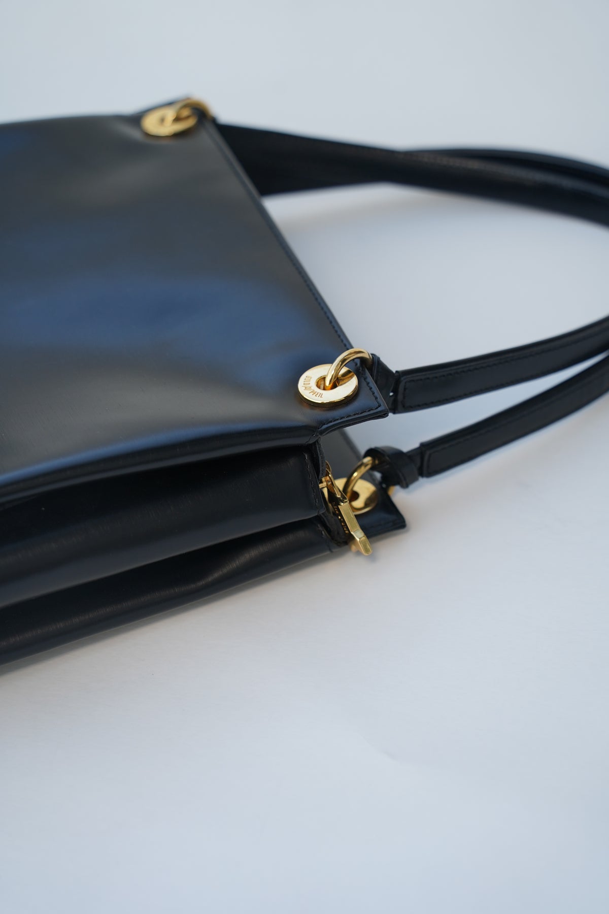Goldpfeil- Vintage Handtasche Schwarz
