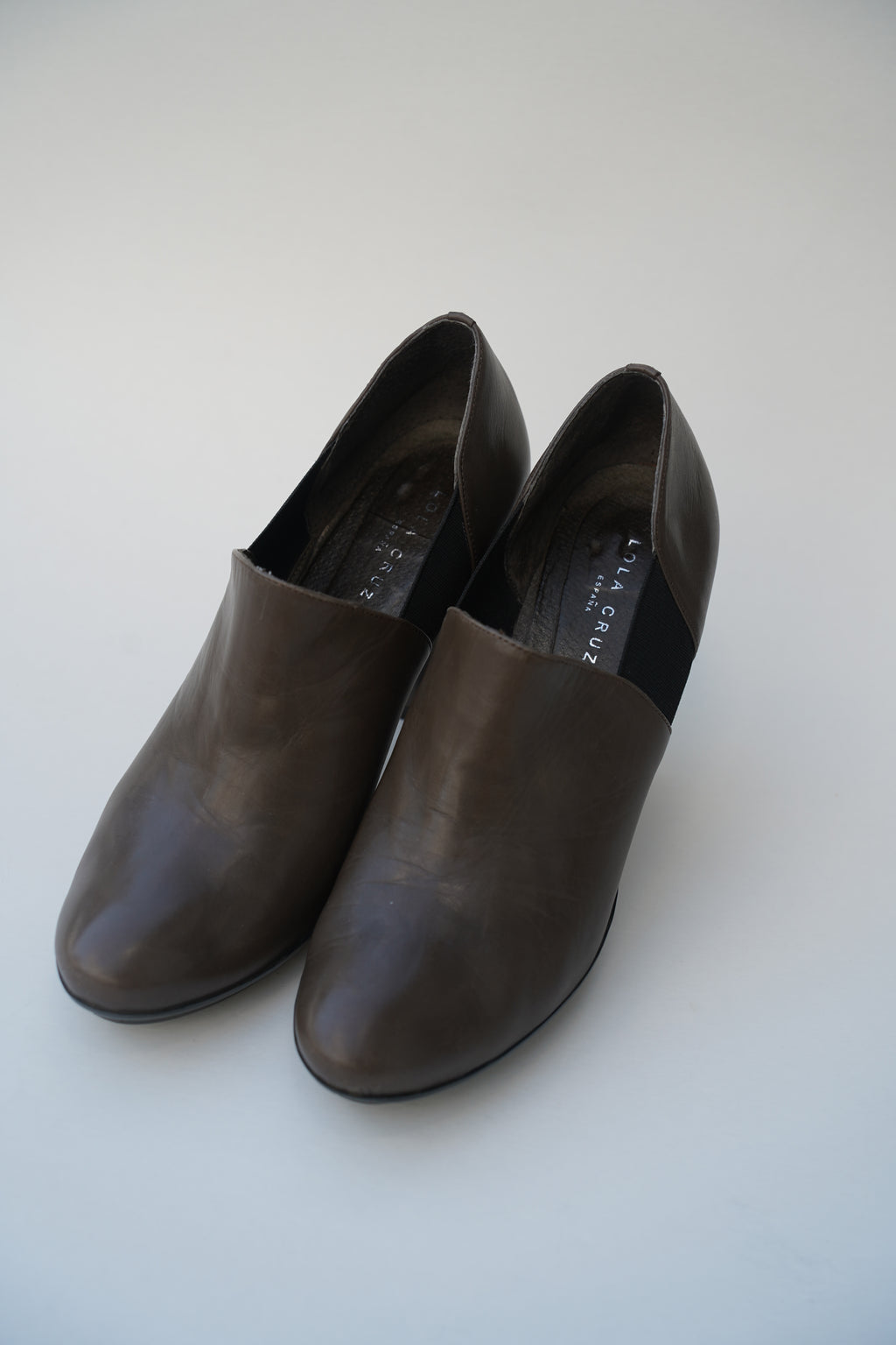 LOLA CRUZ Ankle Pumps