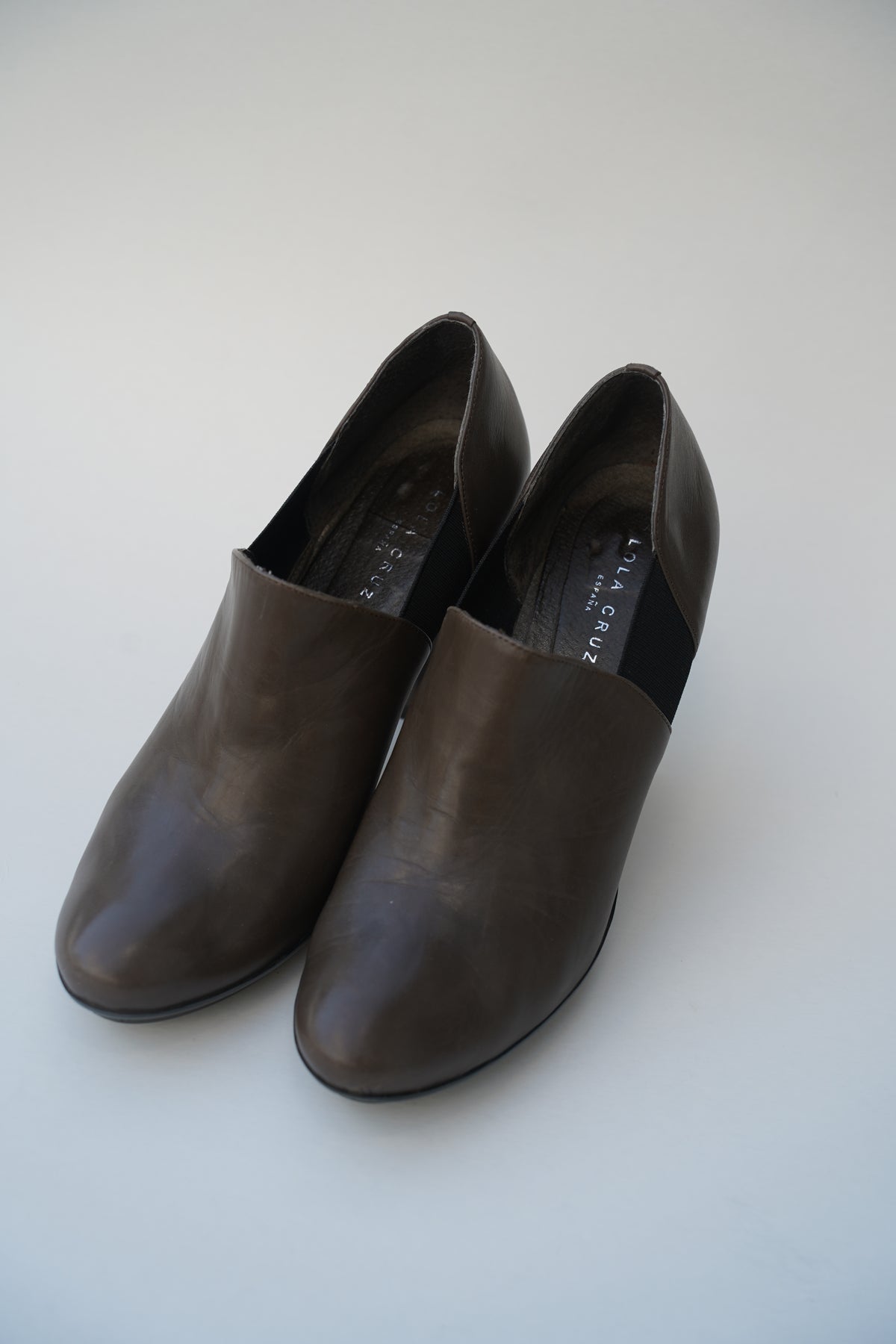 LOLA CRUZ Ankle Pumps