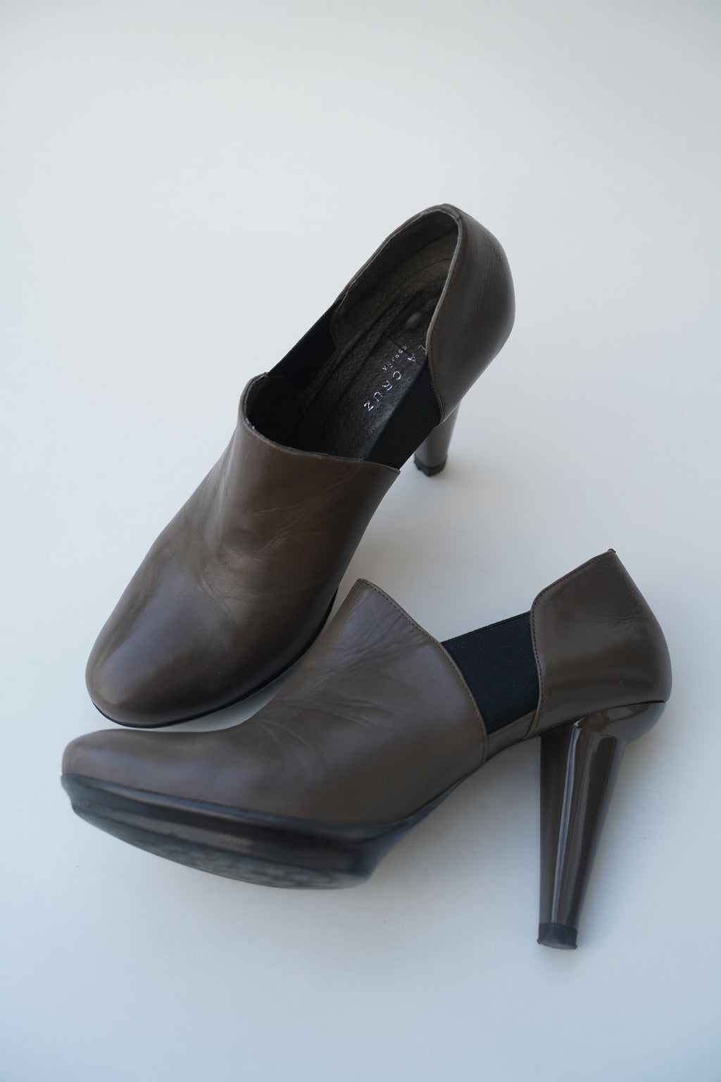 LOLA CRUZ Ankle Pumps