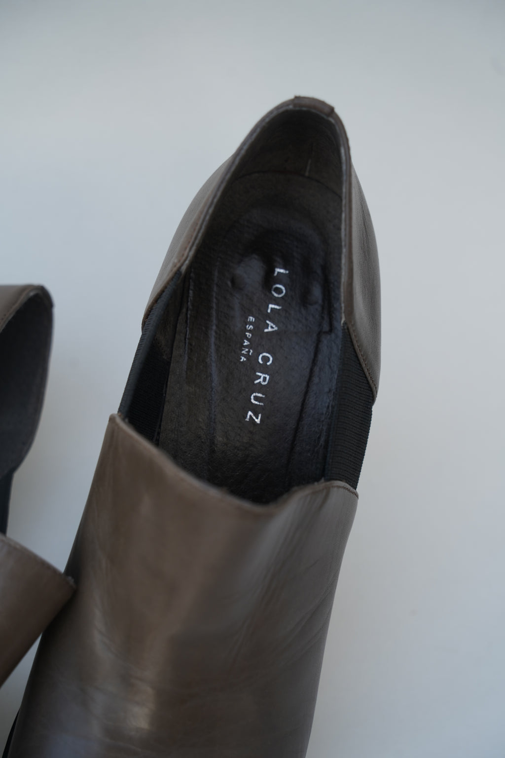 LOLA CRUZ Ankle Pumps