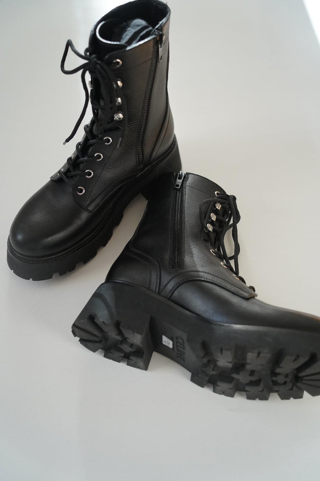 CELINE Bulky Laced-Up Boots | Gr. 38,5