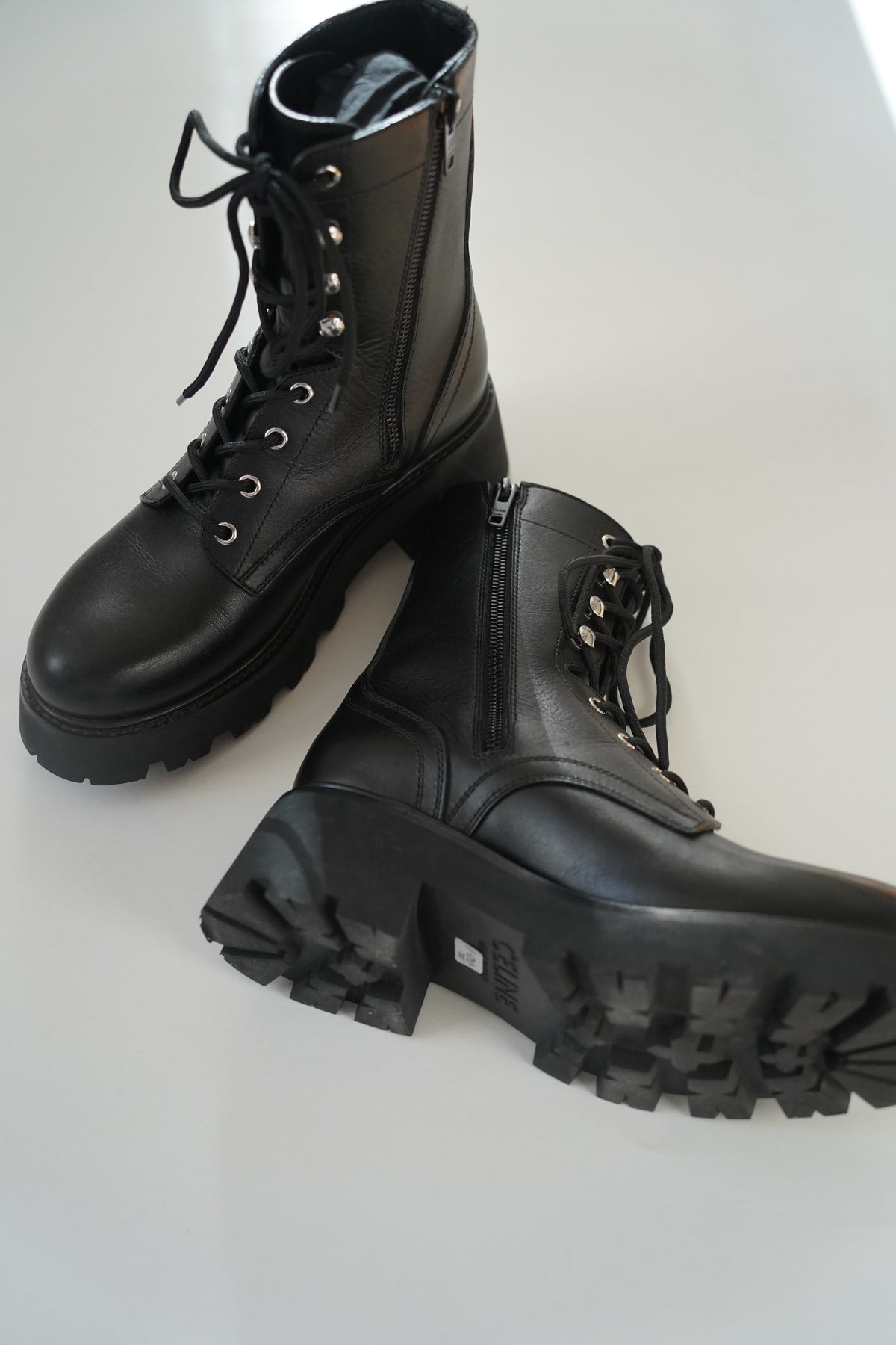 CELINE Bulky Laced-Up Boots | Gr. 38,5