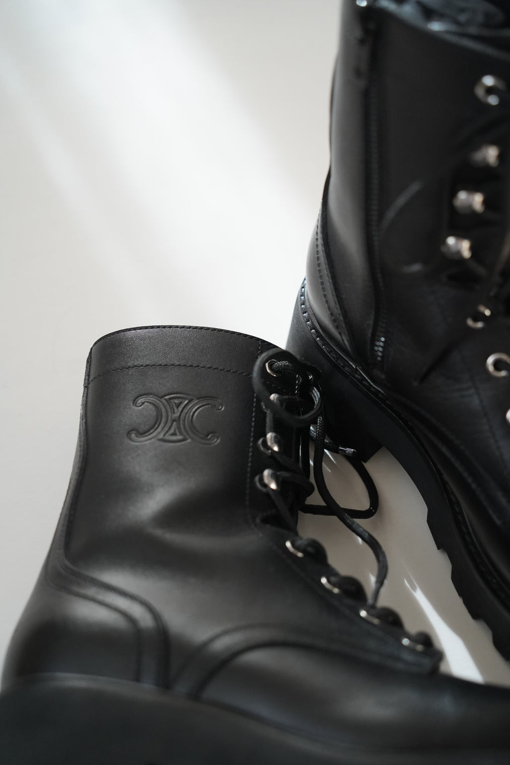 CELINE Bulky Laced-Up Boots | Gr. 38,5