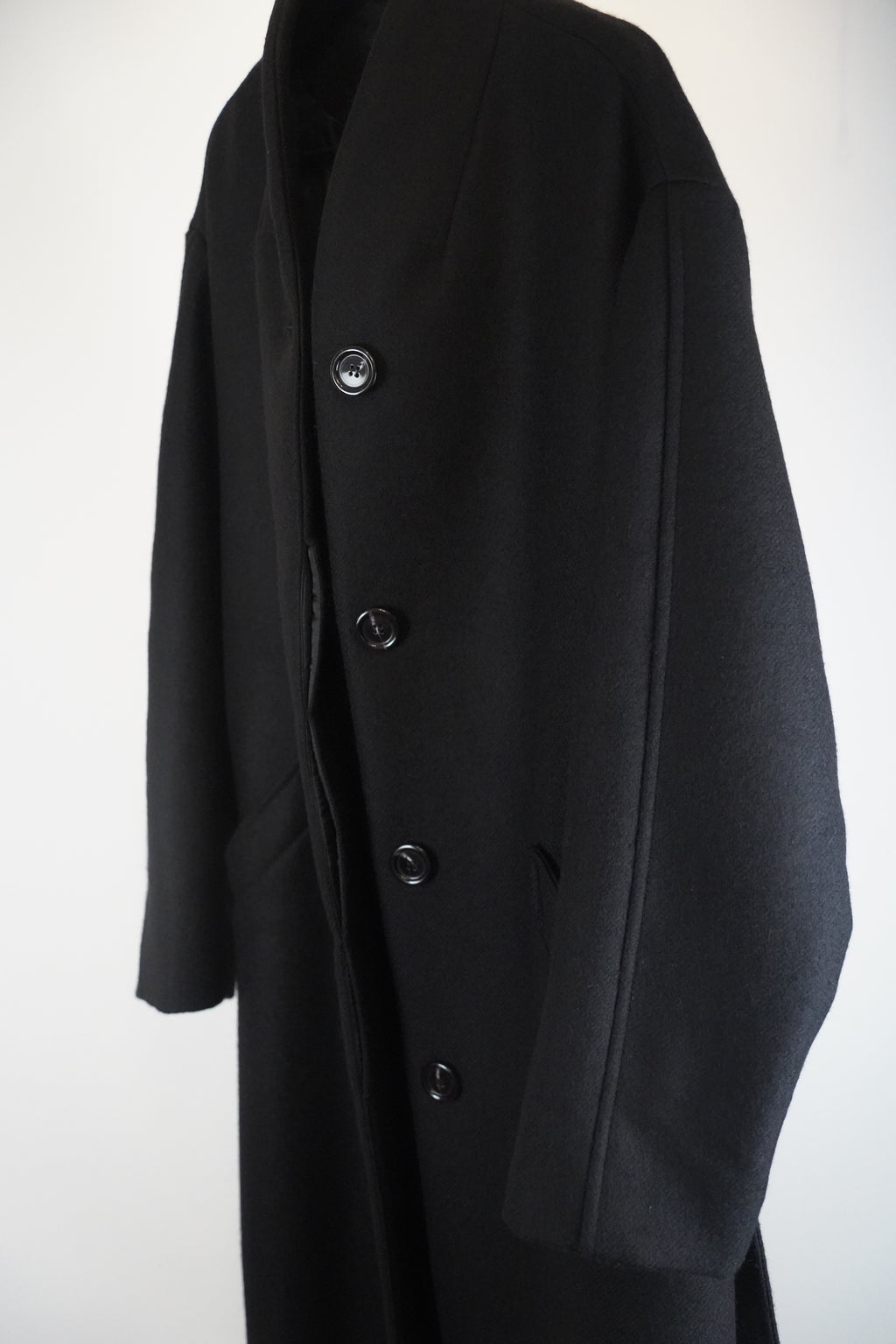 CLUB L'AVENIR Mantel Oversized