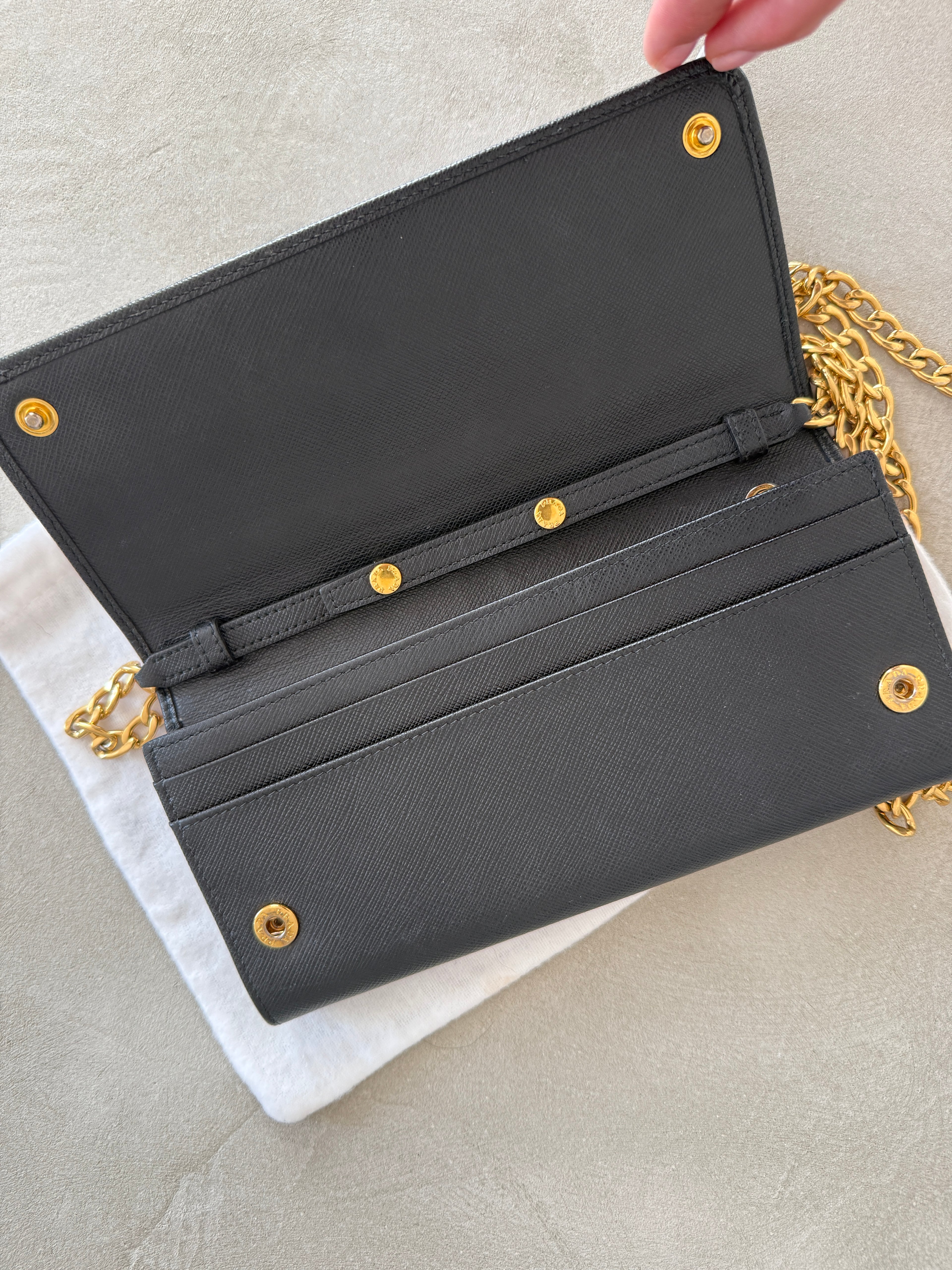 PRADA Wallet on Chain/ Clutch